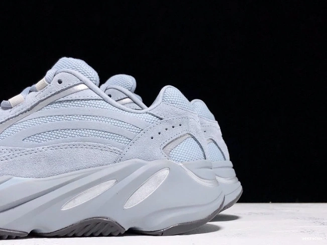 700 Blue v2 FV8424 Boost Hospital Yeezy Adidas 1101